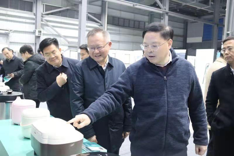 湖南省委常委、省委秘書長(zhǎng)張劍飛一行來zoty中欧体育官方网站
調(diào)研